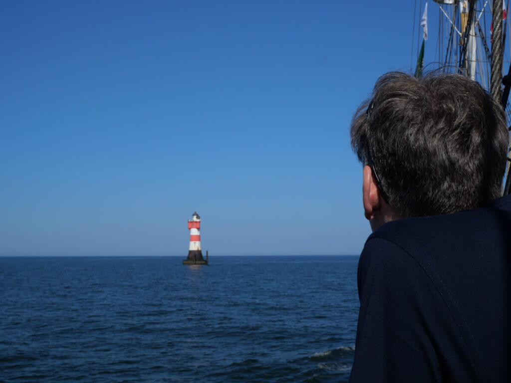 Volker Schwolow auf der Nordsee mit dem Traditionssegler Großherzogin Elisabeth.